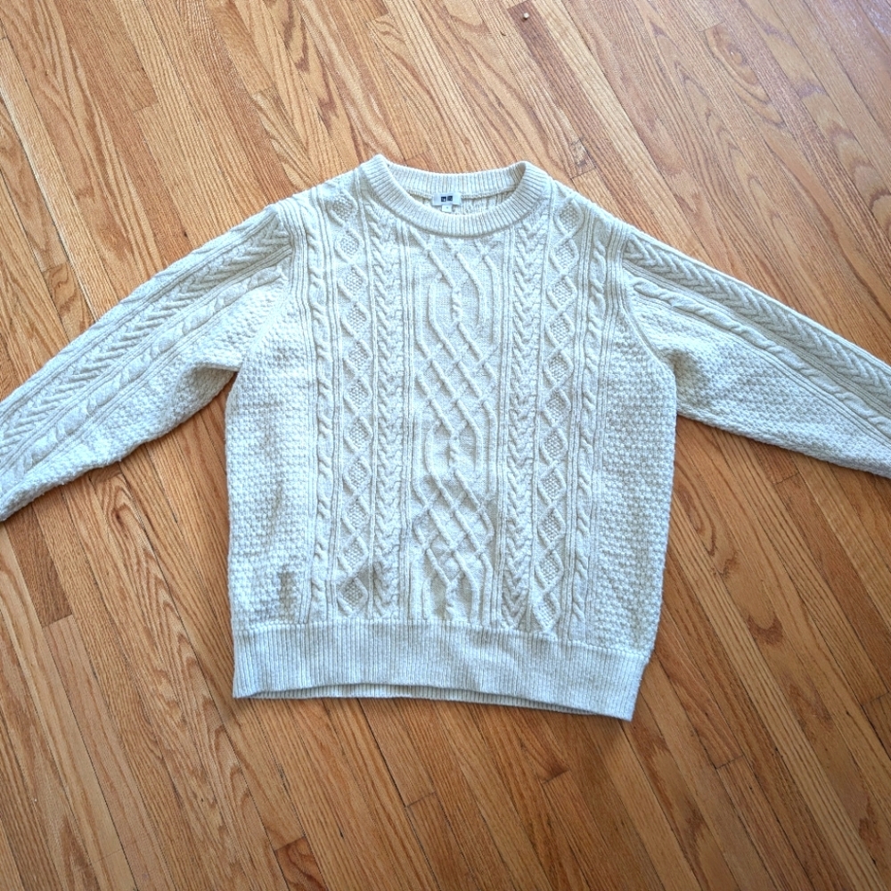 UNIQLO - Cream Cableknit Sweater Sz. L